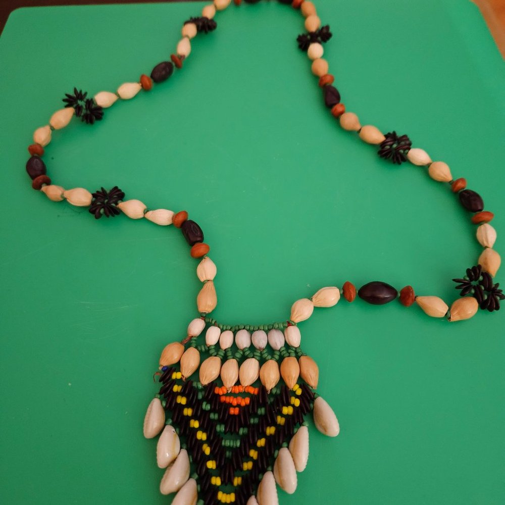 vintage necklace cowrie seashell